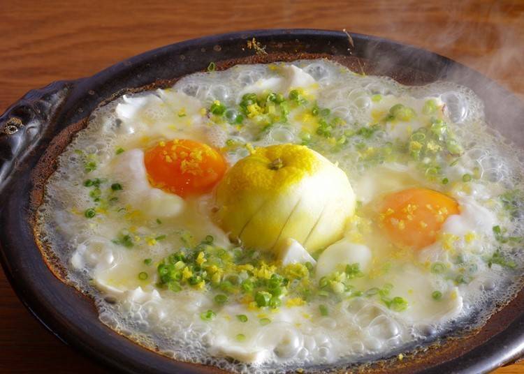 Towards the end of the meal, you can enjoy rice porridge topped with a whole yuzu fruit!