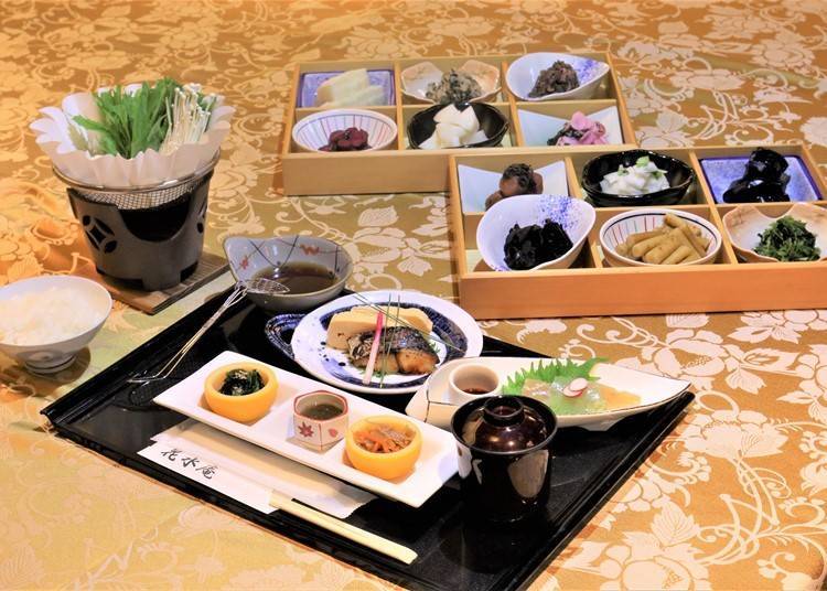 Guests can enjoy a buffet-style breakfast featuring freshly cooked Iga rice and rice porridge. (Breakfast charges are included in the accommodation fee.)
