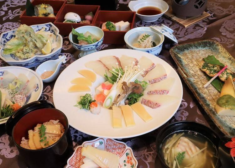 저녁 식사는 제철 식재료를 건강하게 조리한 다양한 메뉴가 제공된다(요금은 숙박료에 포함).