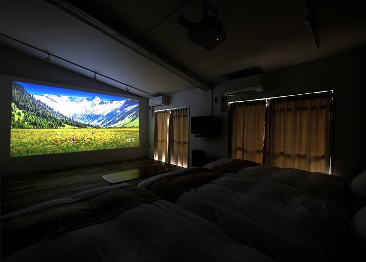 可以用大螢幕來觀賞電影的「戲院房型」