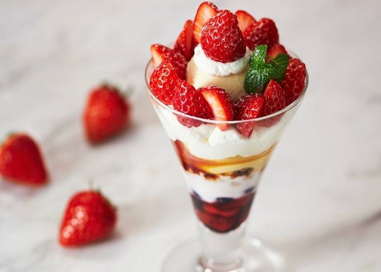 Shinoda Strawberry Farm’s Ama Queen Strawberry and Pudding Parfait (1,500 yen, excluding tax)