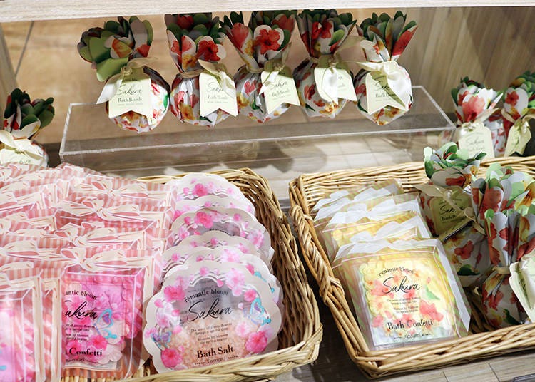 Bath salt gifts from the same series (from 220 yen)
