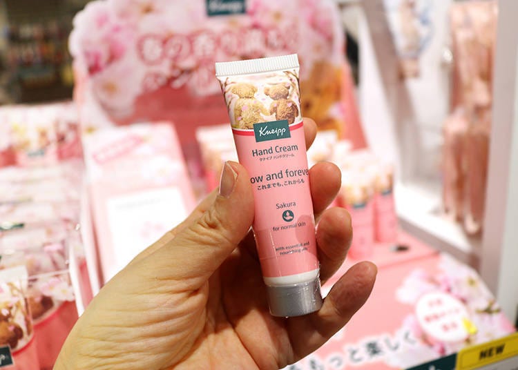 You can also buy the mini-sized hand cream individually. Kneipp Hand Cream Sakura (20ml 330 yen)