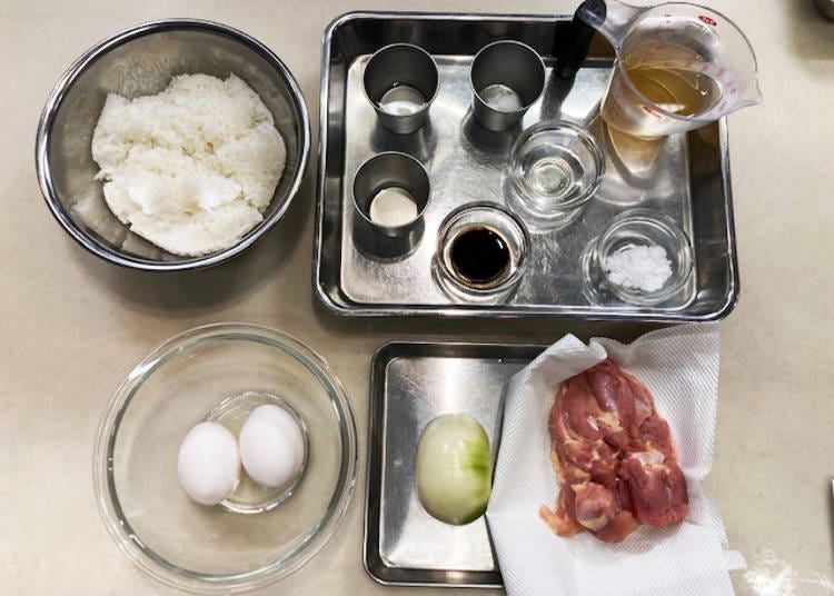 簡単「親子丼」に挑戦！卵の混ぜ方や卵液を入れるタイミングでふわふわに