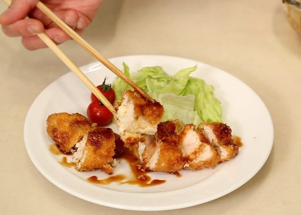 일본에서 인기몰이 중인 ‘치킨 치즈카츠’ 간편 레시피! 
겉바속촉의 닭 가슴살과 찐득~한 치즈가 환상의 조합