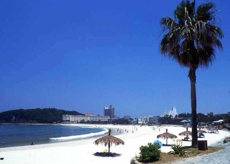 2．トロピカルムードあふれる一大リゾート地「白良浜」【和歌山】