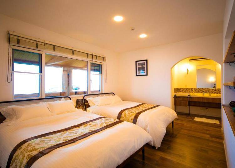 A spacious bedroom (Image: Booking.com)