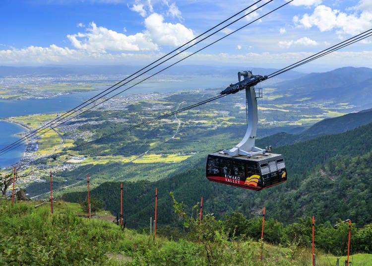 びわ湖バレイロープウェイを利用すれば比良山山頂まで約5分 画像素材：PIXTA