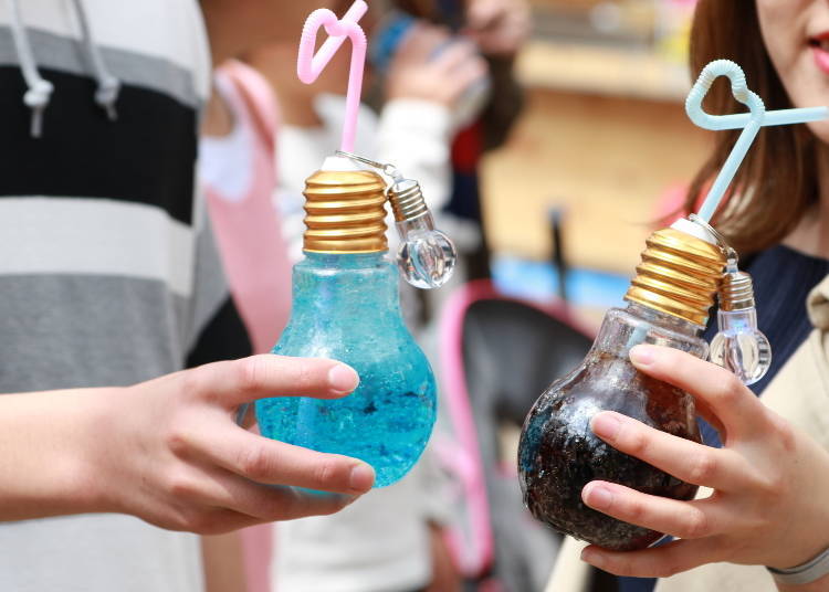 “Light Bulb Soda” feels fashionable just carrying it around! (Image: Pixta)