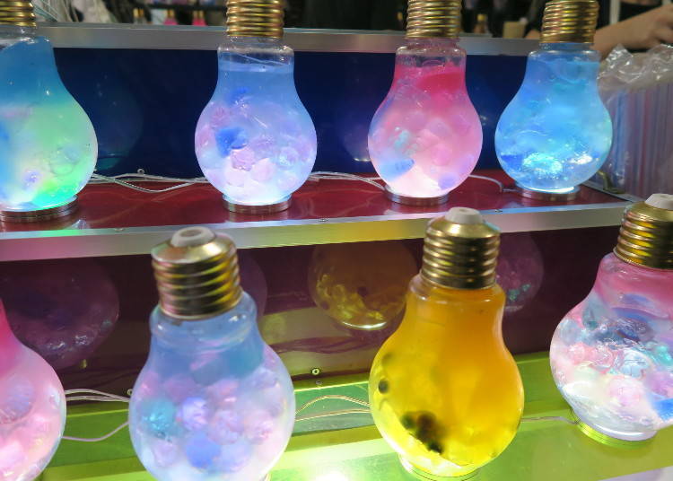 各式各样的灯泡形状和颜色　照片来源：PIXTA