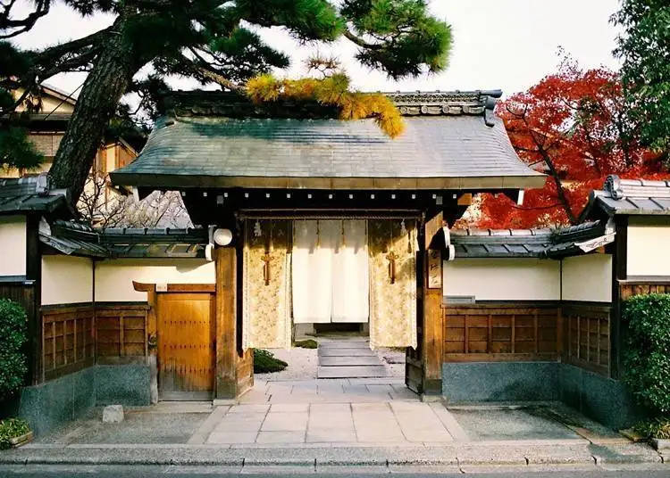 기품 있는 정면 현관 (사진: Booking.com)