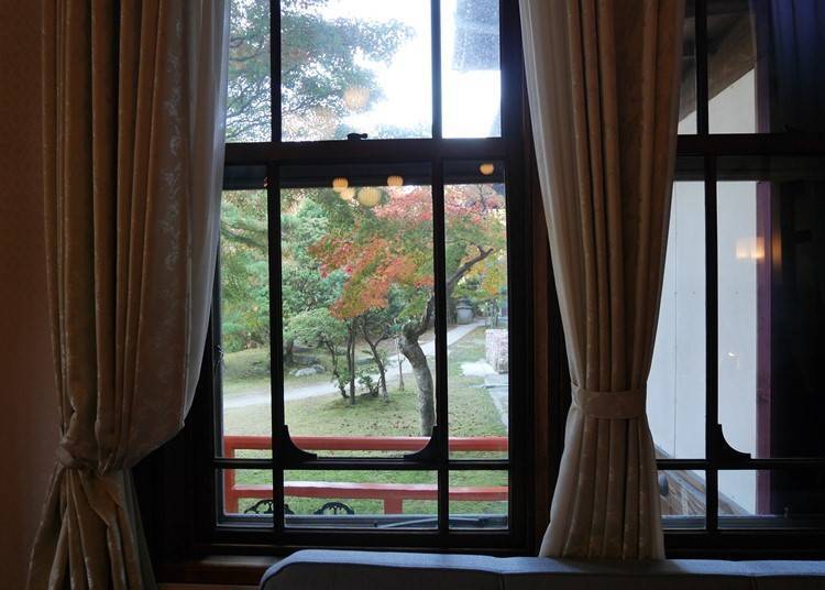 從大廳「櫻之間」的窗戶所看出的美景