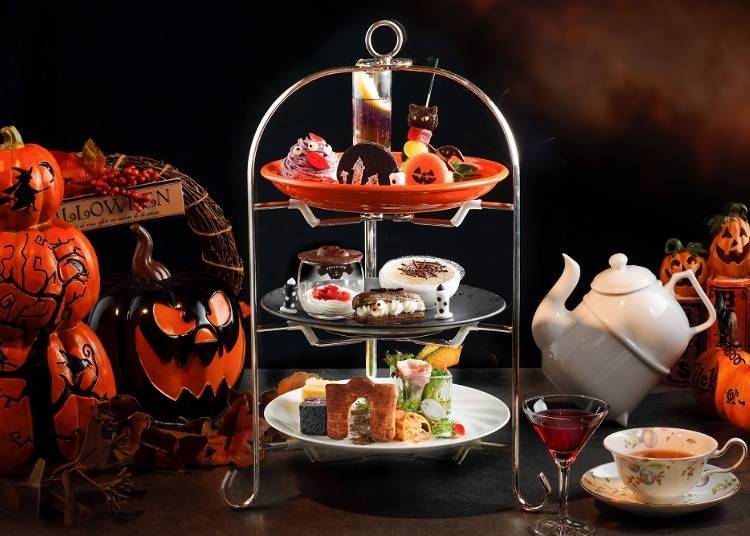 2. Sheraton Miyako Hotel Osaka: A 3-tier afternoon tea stand transforms into a “Halloween Castle”!?
