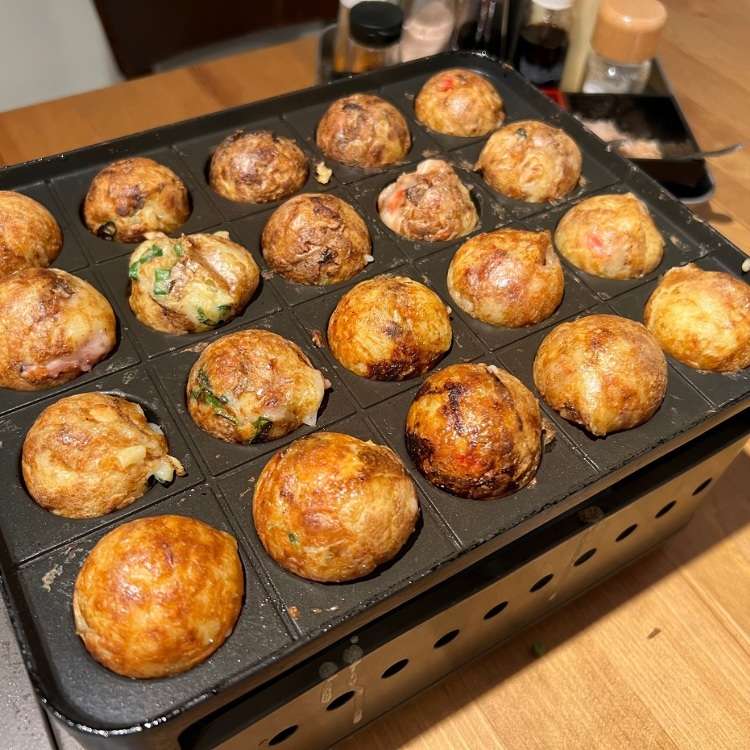 大阪で70分間の「セルフたこ焼き食べ放題」に挑戦!ウインナーやキムチ
