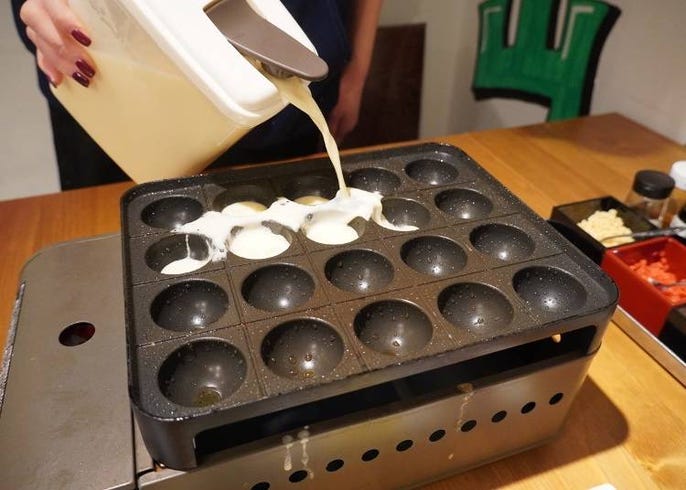 大阪で70分間の セルフたこ焼き食べ放題 に挑戦 ウインナーやキムチなどトッピングもすごい Live Japan 日本の旅行 観光 体験ガイド