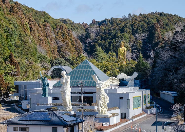 This Dynamic, Golden Kannon Statue Can Be Seen from the Station!