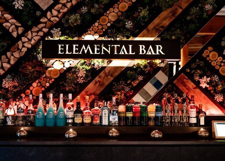 Elemental Bar (open from 7:00 p.m. until last orders at 10:30 p.m.) serves over 120 kinds of drinks!