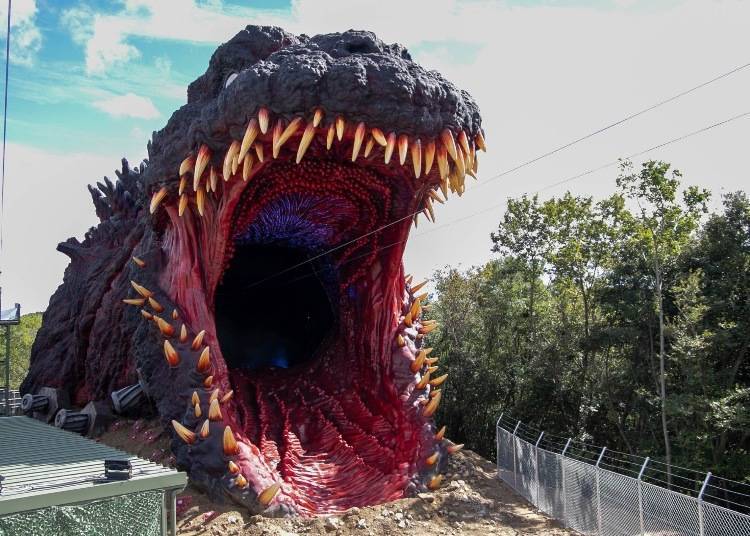 The life-sized Godzilla attraction, “Godzilla Interception Operation Awaji” TM & (c) TOHO CO., LTD.