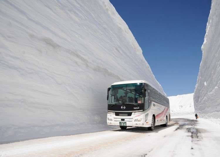 Tateyama Kurobe Snow Corridor (Toyama Prefecture/Nagano Prefecture)