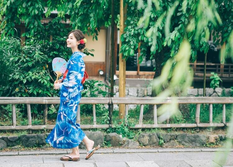 Gion is an excellent place to rent a kimono before strolling around the area. Photo: PIXTA