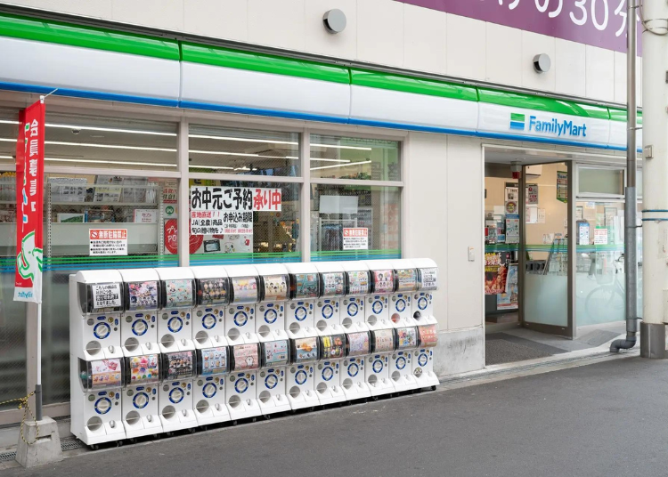 Whether daily necessities or a quick snack at 2AM, the 24-hour convenience store on the first floor has all your basic needs! (Photo: PR Times)