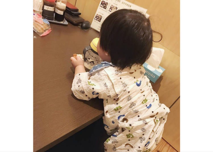 Nini: “It's really heartwarming when children cooperate well at restaurants (laughs).” (Photo provided by the interviewee)