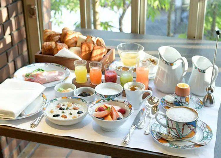Breakfast for two. Image: LIVE JAPAN article #a2000055