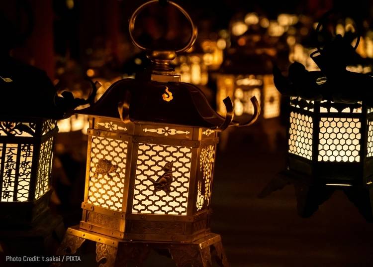 Chugen Mantoro Lantern Festival at Kasuga Taisha (Nara)