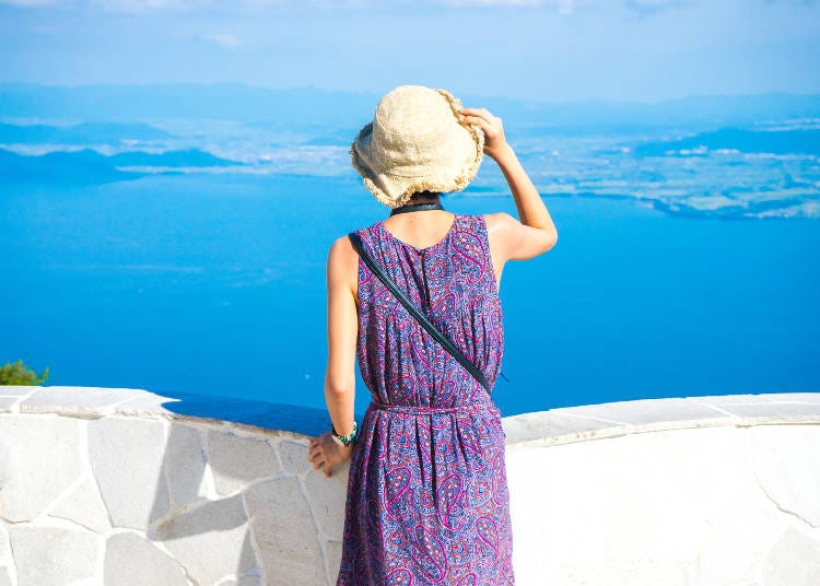 Looking out from the Biwako Terrace (Photo: PIXTA)