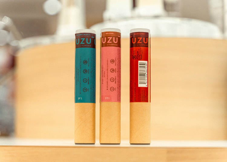 ２. 뷰티 매거진들이 입을 모아 극찬! ‘UZU 아이 오프닝 라이너’ 1,694엔