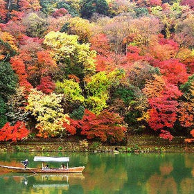 Arashiyama Train & Hozugawa River Rafting Day Tour from Osaka/ Kyoto
(Photo: Klook)