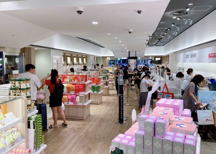 老舗の逸品から話題の商品まで、厳選された京都土産が勢揃い
