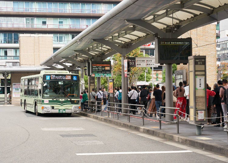 京都市内的巴士很方便,但“拥挤”却是重大问题