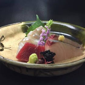 Kaiseki Cuisine Unkaku in Tenma (Michelin Starred)
Click to Reserve
Photo: Klook