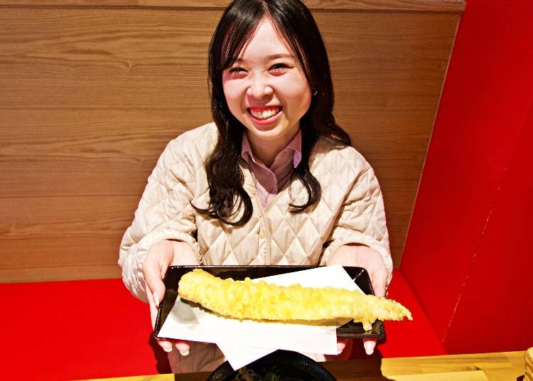 巨大なあなご天ぷら400円。「醤油で食べるのが岸和田流の食べ方です」