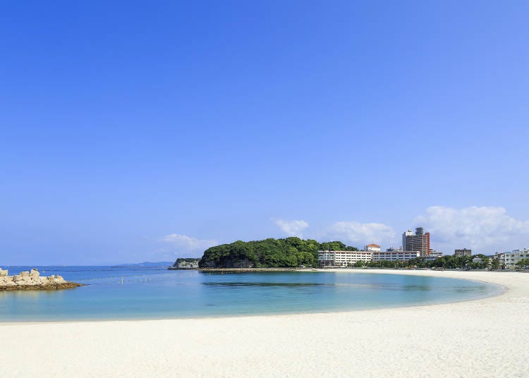 Shirahama in Wakayama is one of the most beautiful beaches in Kansai (Image: PIXTA)