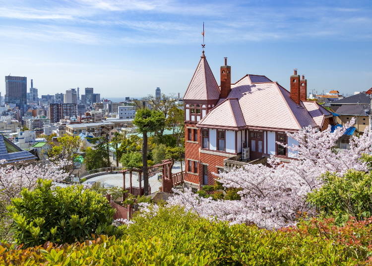 Kitano-cho in Kobe features numerous historic Western-style houses (Image: PIXTA)