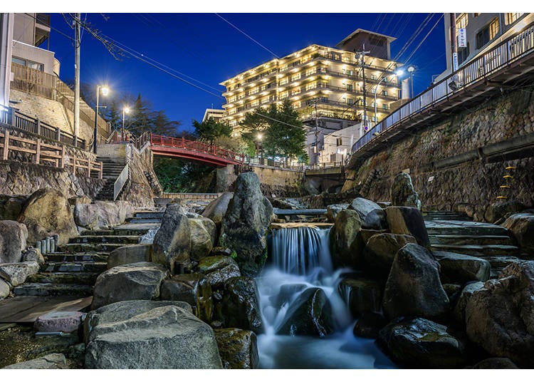 Arima Onsen has a timeless charm. It offers a unique experience with two distinct types of hot springs: the famous golden-brown "Kinsen" (Golden Spring) and the clear "Ginsen" (Silver Spring). Enjoy the soothing qualities of both springs during your visit.*Image courtesy of PIXTA