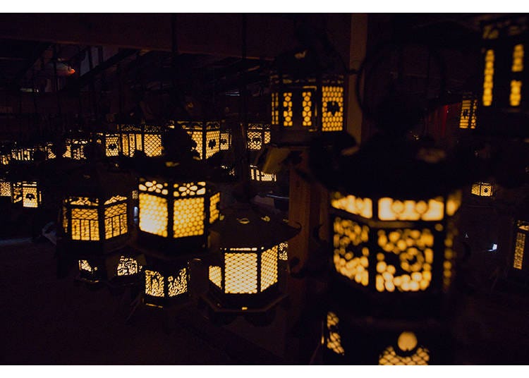 Lanterns at Fujinami-no-ya Hall at Kasugataisha Shrine