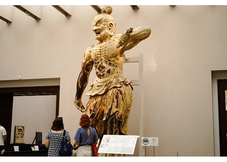 Five-meter-tall statue of Kongo Rikishi  (Kinpusen-ji Temple, Nara)