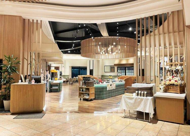 Experience the Famous, Unbeatable Breakfast Buffet!