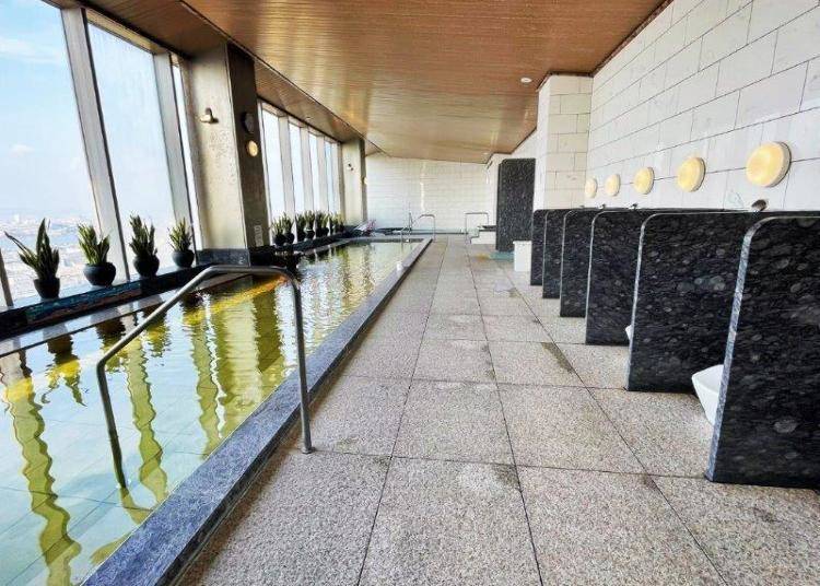 Natural Hot Spring with Breathtaking Views – The Ultimate Relaxation Experience!