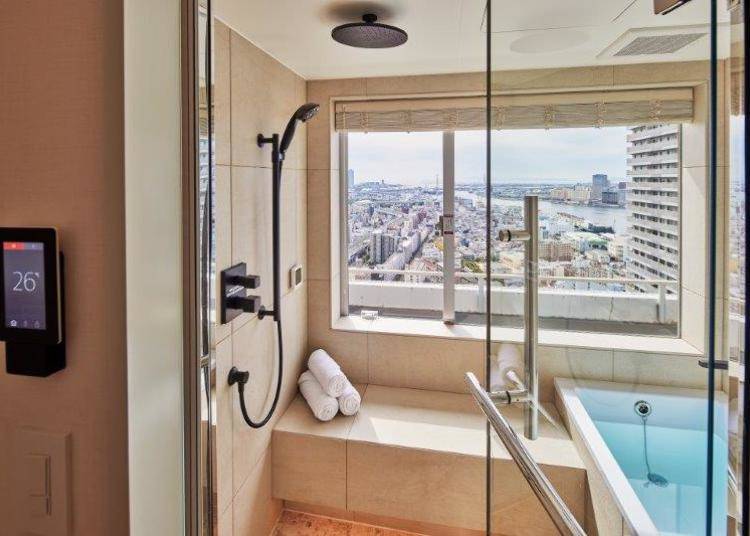 (Photo courtesy of Art Hotel Osaka Bay Tower)