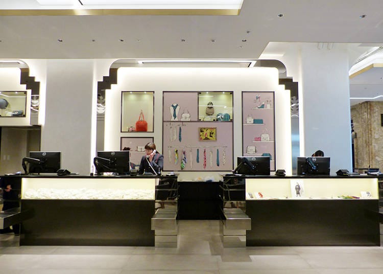Check-In with a Shopping Vibe!