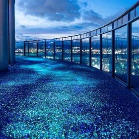 บัตรเข้าชมจุดชมวิวสวนลอยฟ้า อุเมดะ สกายบิล (Umeda Sky Building Kuchu Teien Observatory Ticket - Osaka)Photo: (Klook)