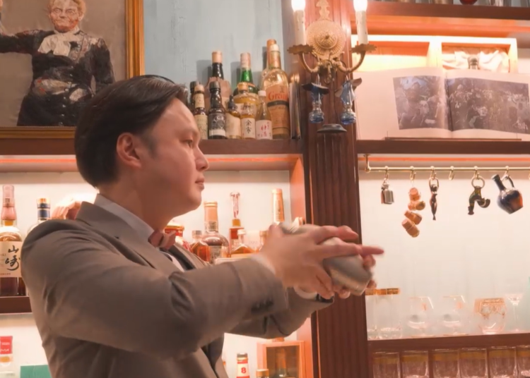 I had the opportunity to interview head bartender Kei Takahashi