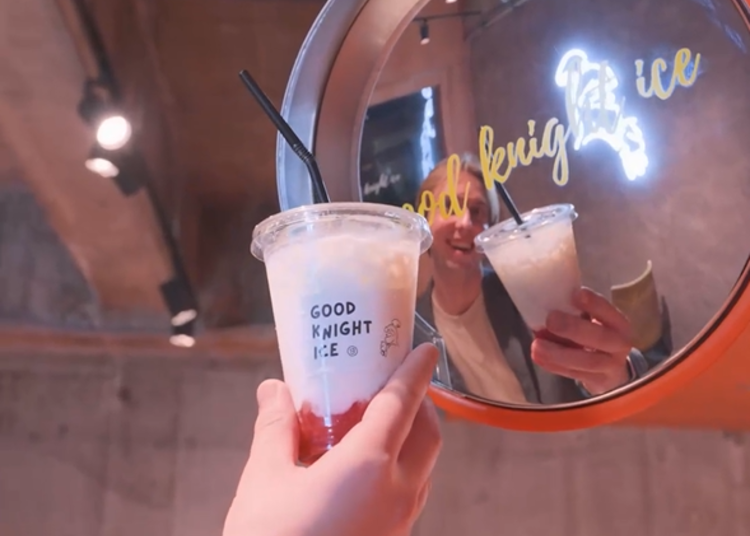 モデルさんも思わずはしゃいでいます