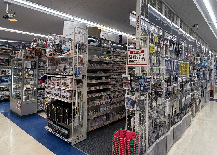 2F: Tools & Paints - Where Craftsmanship Comes to Life