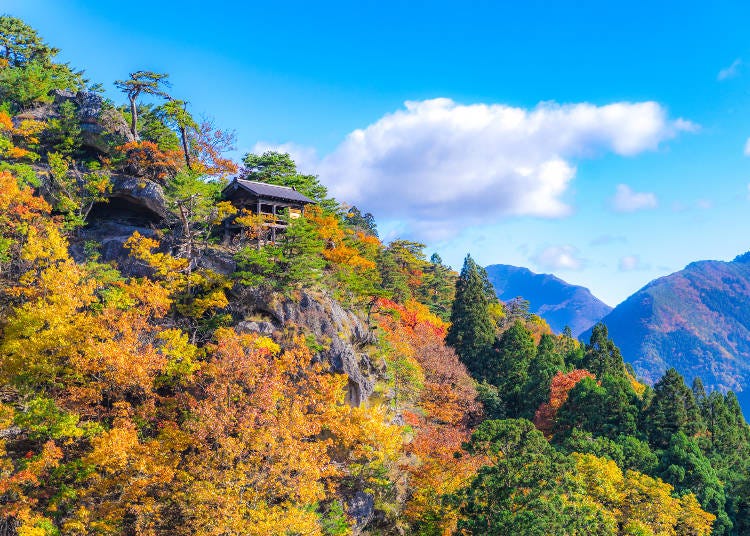 The autumn foliage near Yamadera Temple, Yamagata City. (Photo: PIXTA)