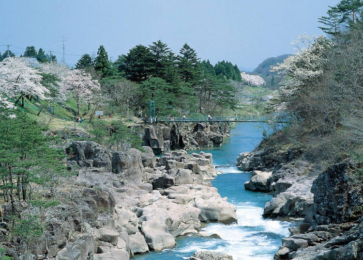 12. Genbikei Gorge: Chow Down on Flying Dango While Admiring the Scenery